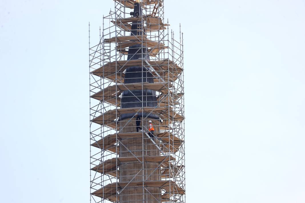 Selimiye Camisi'nin ana kubbe aleminin montajı tamamlandı - Resim: 3